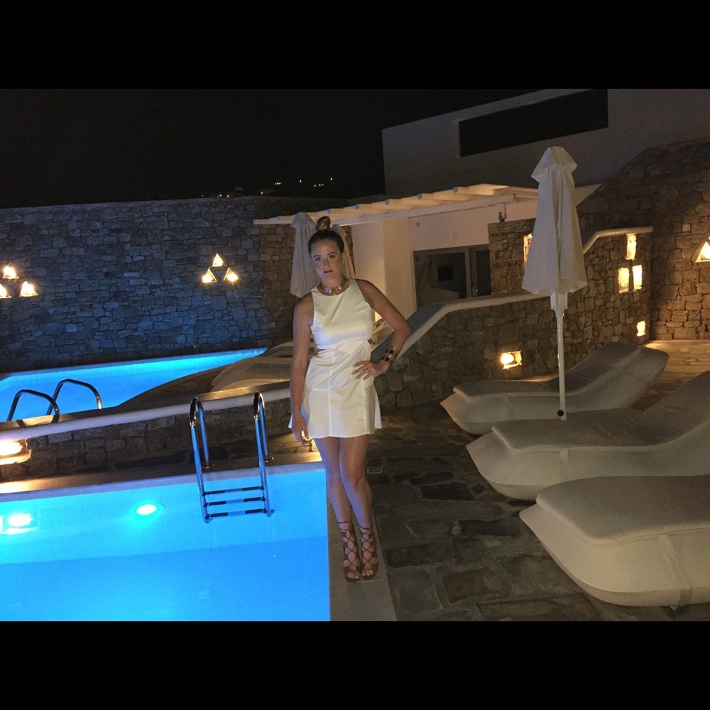 White Mini Dress 🛥 - Picture 2 of 9